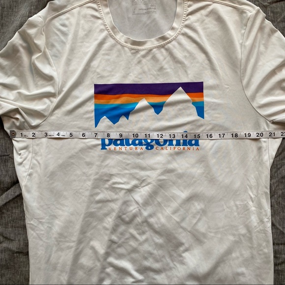 Patagonia Men’s M Capilene Long-sleeved Logo T-shirt - Picture 3 of 5